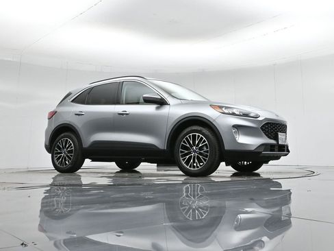 Used 2022 Ford Escape SEL image 4