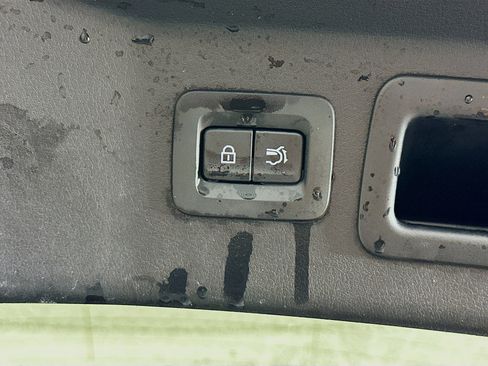 Used 2024 MAZDA CX-90 Plug-In Hybrid w/ Preferred AWD/4WD image 32