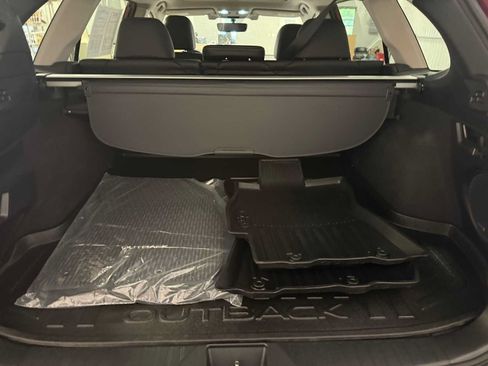 Used 2018 Subaru Outback 2.5i Limited AWD/4WD image 25