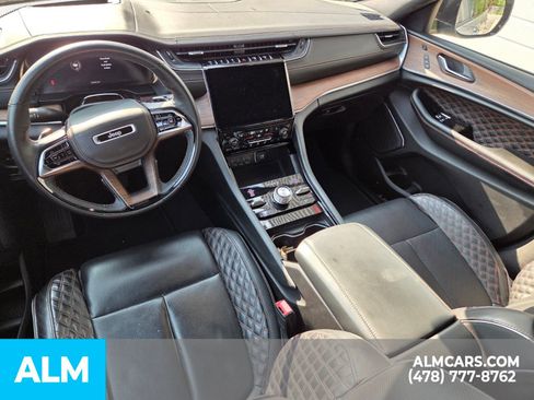 Used 2023 Jeep Grand Cherokee L Summit w/ Advanced Protech Group IV AWD/4WD image 9