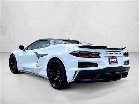 Used 2024 Chevrolet Corvette Z06 RWD image 13