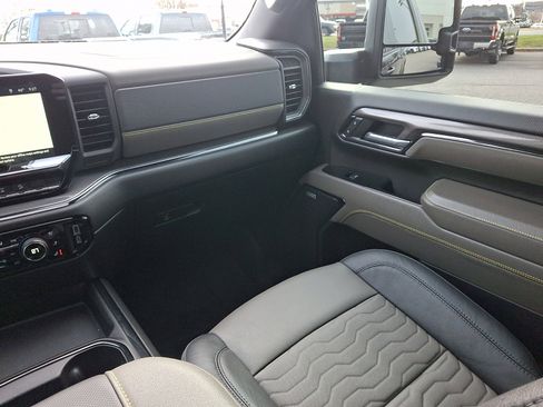 Used 2024 Chevrolet Silverado 2500 ZR2 w/ Snow Plow Prep/Camper Package image 16