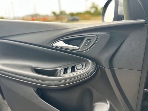 Used 2025 Buick Encore GX Preferred FWD image 18