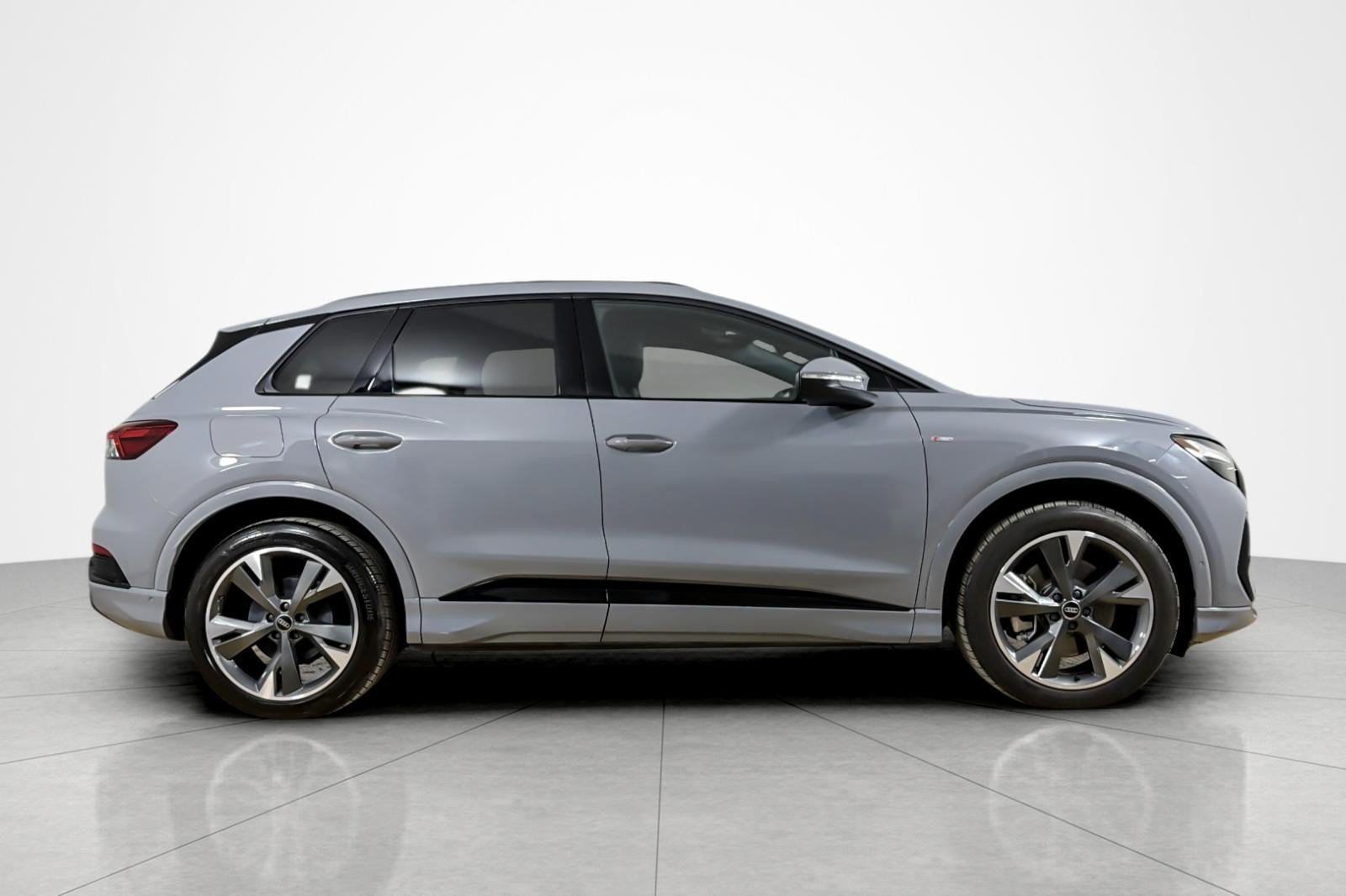 Certified 2024 Audi Q4 e-tron Premium Plus w/ Premium Plus AWD/4WD image 6
