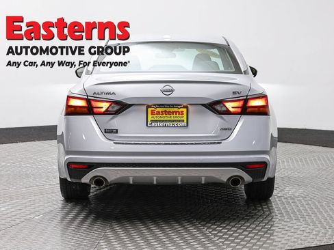 Used 2023 Nissan Altima 2.5 SV w/ SV Premium Package AWD/4WD image 6
