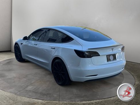 Used 2019 Tesla Model 3 Performance AWD/4WD image 3