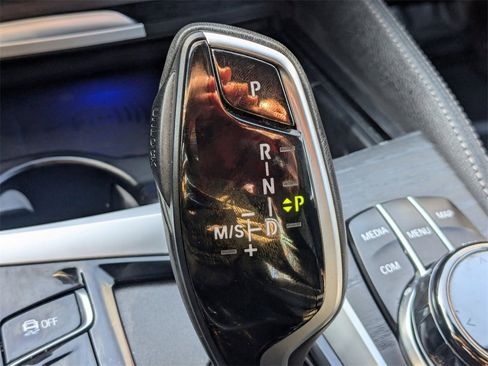 Used 2023 BMW M550i xDrive w/ Executive Package image 17