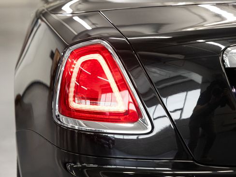 Used 2017 Rolls-Royce Dawn RWD image 24