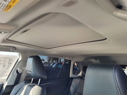 Used 2025 Toyota RAV4 Limited image 8