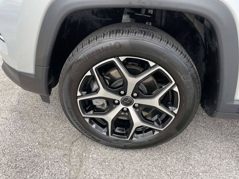 Used 2025 Jeep Compass Limited AWD/4WD image 11