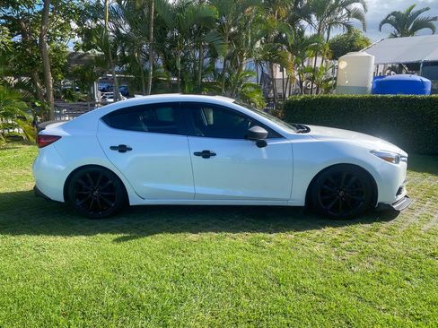 Used 2018 MAZDA MAZDA3 Touring FWD image 8