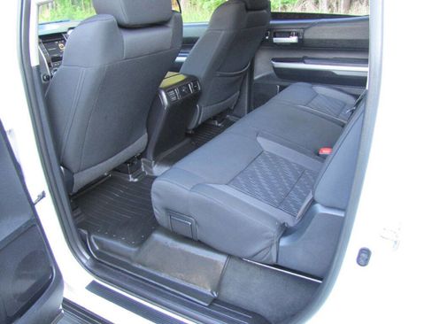 Used 2016 Toyota Tundra SR5 w/ SR5 Upgrade Package AWD/4WD image 17