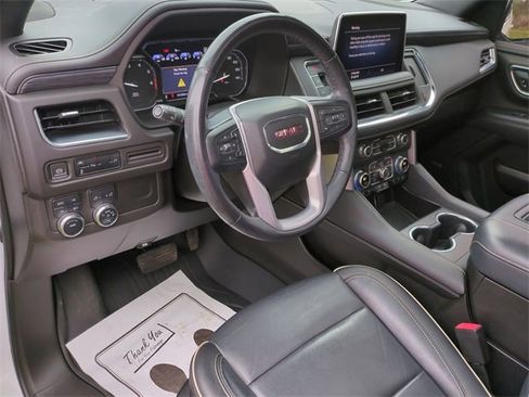Used 2021 GMC Yukon SLT w/ SLT Premium Package image 10
