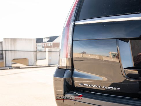 Used 2020 Cadillac Escalade ESV Platinum image 46