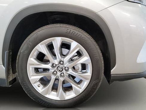 Used 2022 Toyota Highlander Limited AWD/4WD image 35