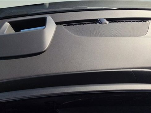 New 2026 Buick Envision Avenir image 9