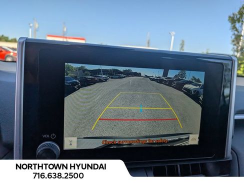 Used 2025 Toyota RAV4 XLE AWD/4WD image 7