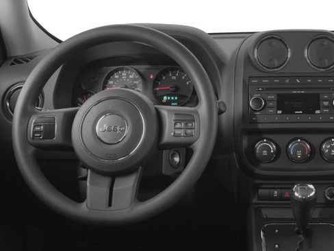 Used 2016 Jeep Patriot High Altitude FWD image 9