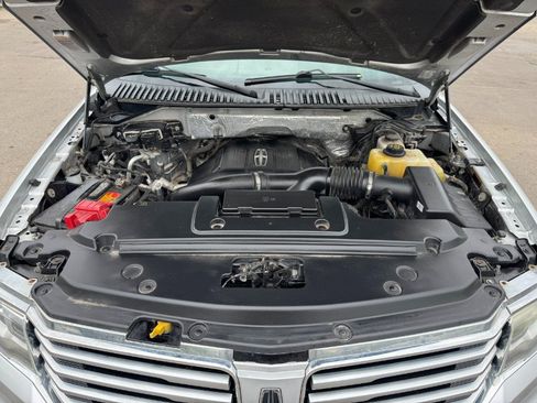 Used 2015 Lincoln Navigator 4WD image 26
