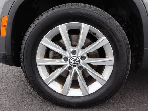 Used 2014 Volkswagen Tiguan SE AWD/4WD image 40