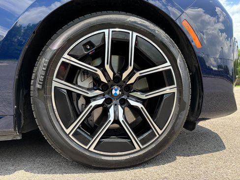 Used 2023 BMW i7 xDrive60 AWD/4WD image 59