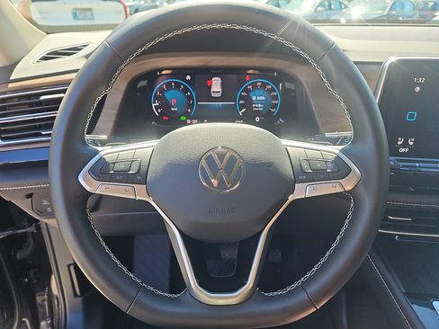 Used 2026 Volkswagen Atlas SE AWD/4WD image 21