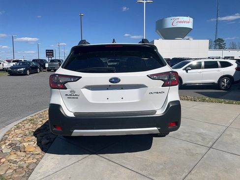 Certified 2025 Subaru Outback Limited image 4