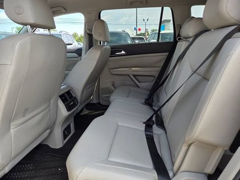 Used 2019 Volkswagen Atlas SE w/ Towing Package FWD image 6