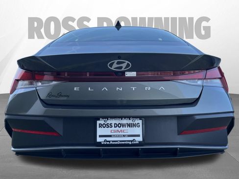 Used 2024 Hyundai Elantra SEL FWD image 5
