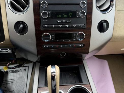 Used 2012 Ford Expedition XLT image 16