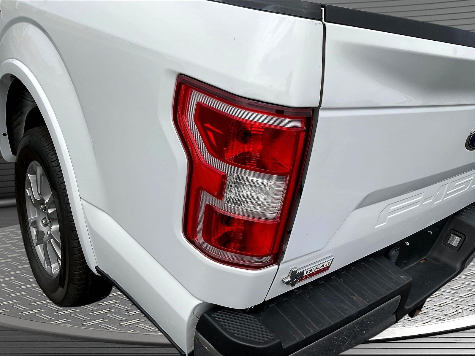 Used 2019 Ford F150 Lariat w/ Trailer Tow Package RWD image 21