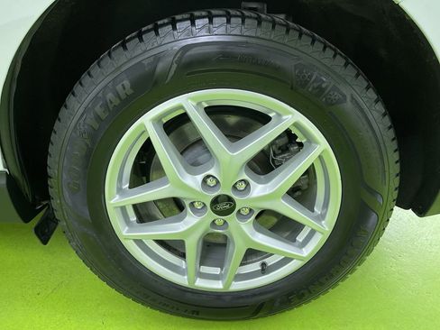 Used 2023 Ford Edge SEL image 15