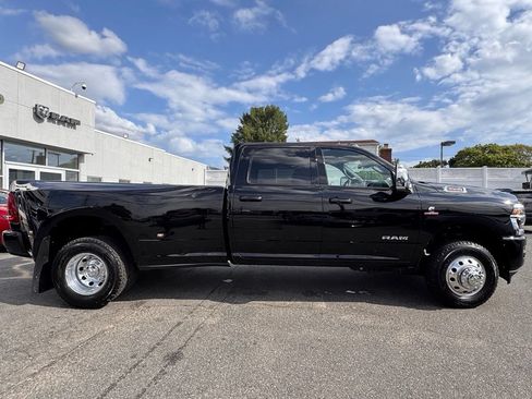 Used 2026 RAM 3500 Laramie AWD/4WD image 9