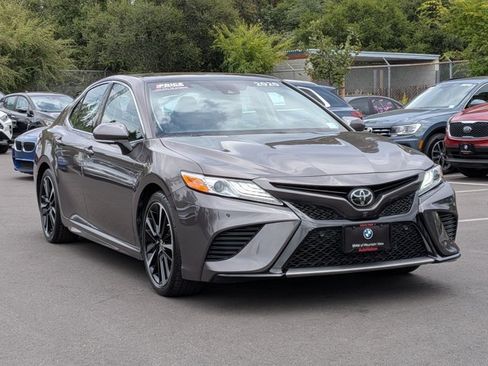 Used 2020 Toyota Camry XSE w/ Driver Assist Package FWD image 3