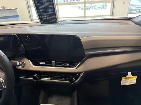 New 2027 Chevrolet Equinox LT w/ Convenience Package II AWD/4WD image 29