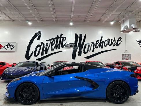 Used 2021 Chevrolet Corvette Stingray Preferred Conv w/ Z51 Performance Package RWD image 2