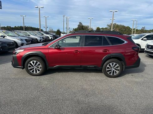 Used 2025 Subaru Outback Premium image 12