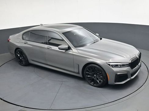 Used 2022 BMW 750i xDrive w/ Executive Package image 25