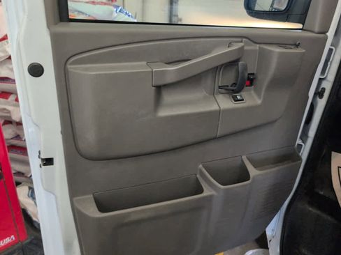 Used 2024 GMC Savana 2500 w/ Driver Convenience Package image 21