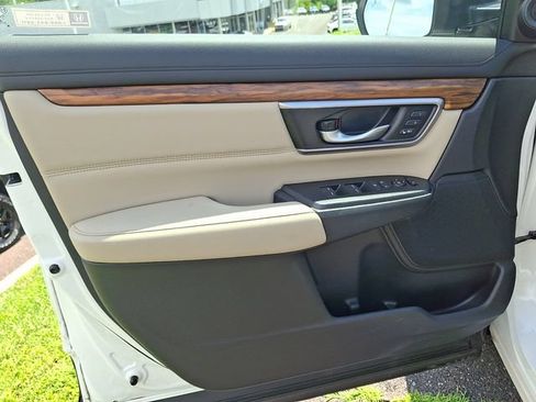 Used 2018 Honda CR-V Touring image 12