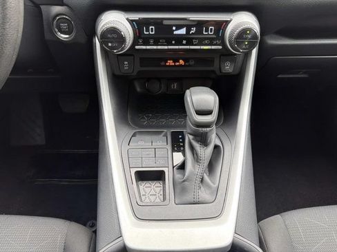 Used 2025 Toyota RAV4 XLE AWD/4WD image 29