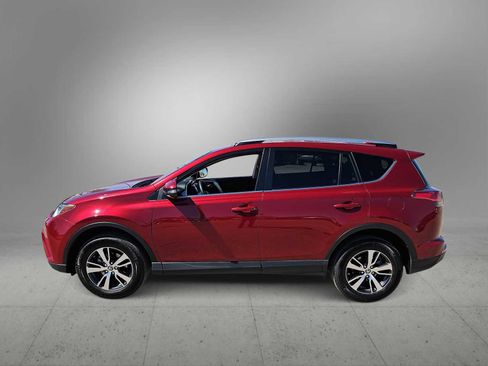 Used 2018 Toyota RAV4 XLE image 5
