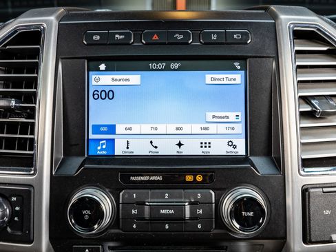 Used 2017 Ford F350 Platinum w/ Platinum Ultimate Package image 25