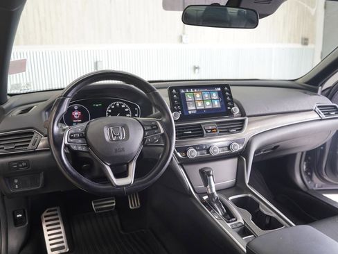 Used 2018 Honda Accord Sport image 11
