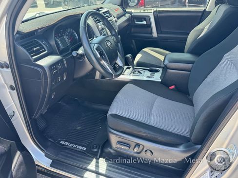 Used 2019 Toyota 4Runner SR5 AWD/4WD image 11
