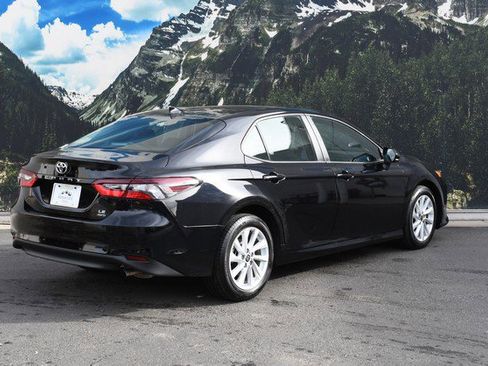 Used 2023 Toyota Camry LE image 3