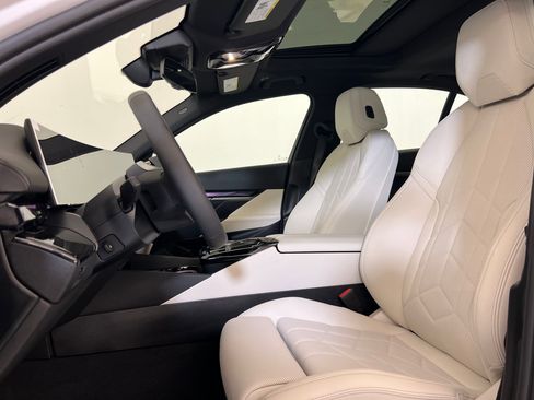 New 2026 BMW i5 eDrive40 image 4