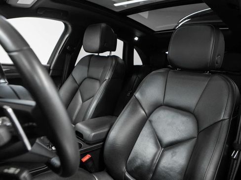 Certified 2023 Porsche Macan S AWD/4WD image 5