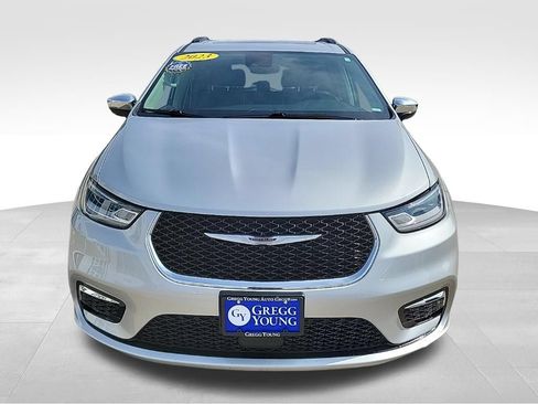 Used 2023 Chrysler Pacifica Limited FWD image 12