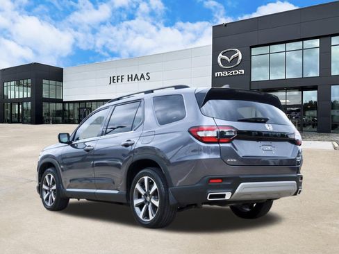 Used 2025 Honda Pilot Elite image 2